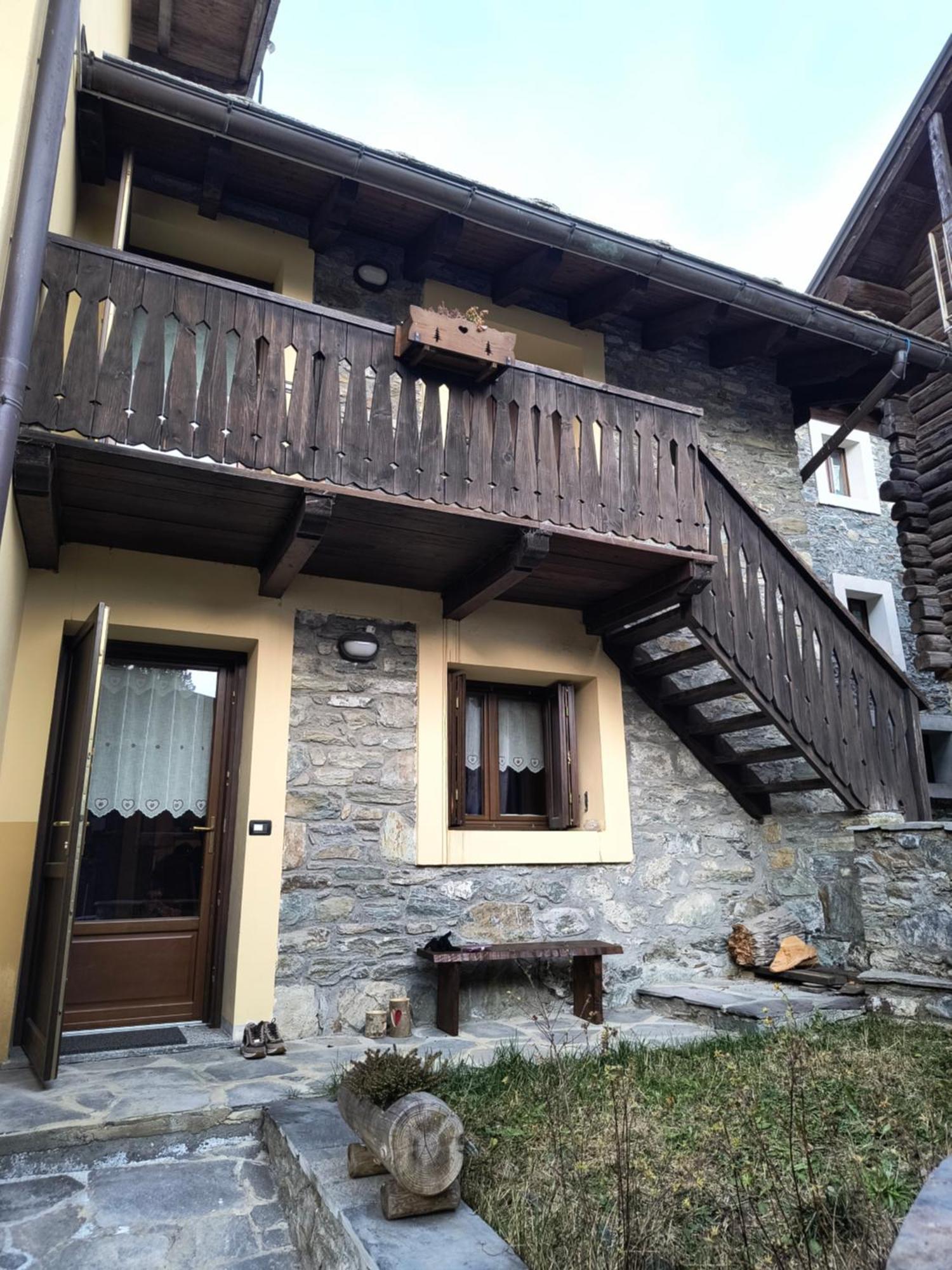 Petit Royal - Appartamento Charmant Per 6 Persone - Con Giardino E Balcone - Maisons De Charme Champoluc Ngoại thất bức ảnh