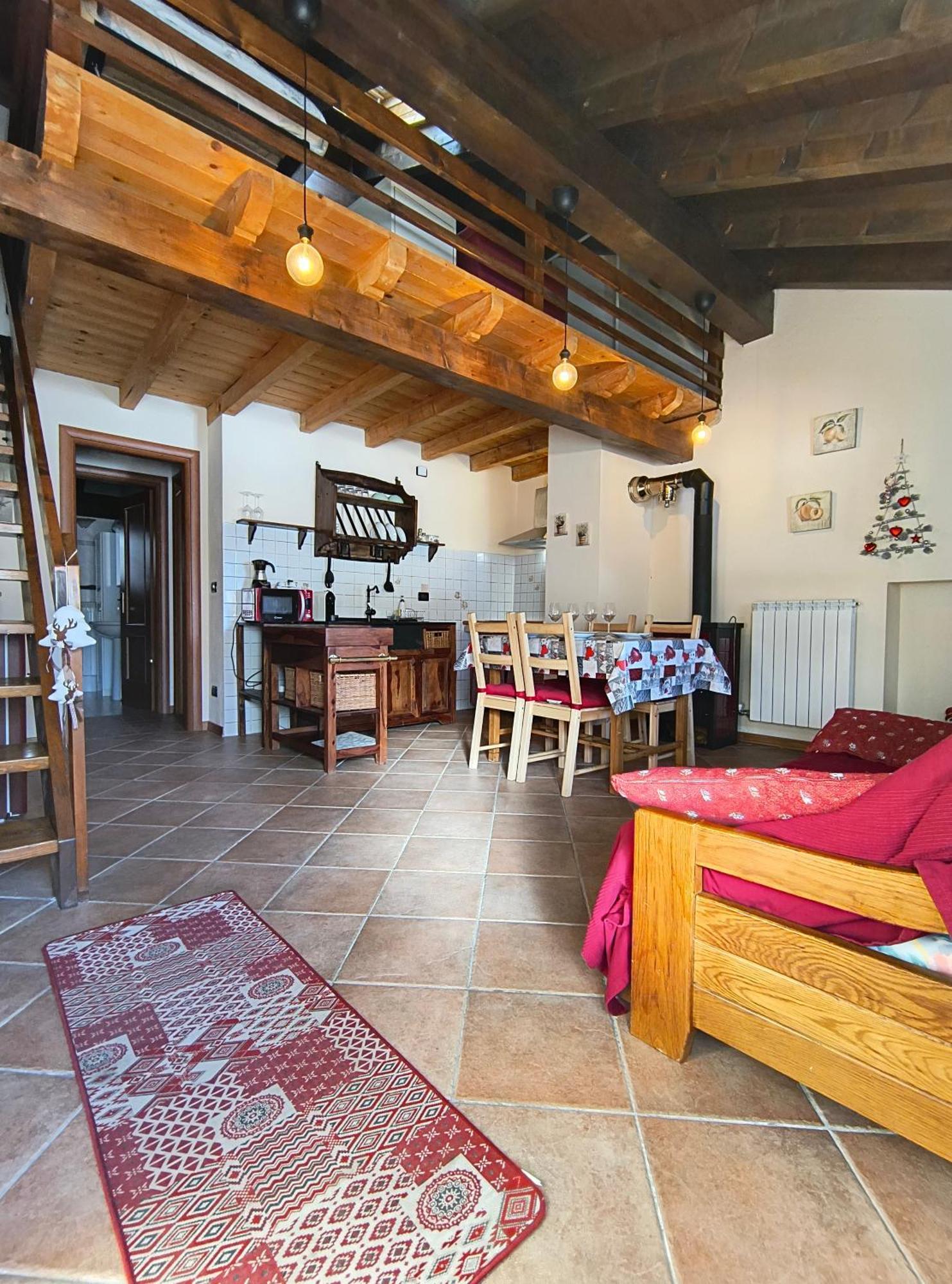 Petit Royal - Appartamento Charmant Per 6 Persone - Con Giardino E Balcone - Maisons De Charme Champoluc Ngoại thất bức ảnh