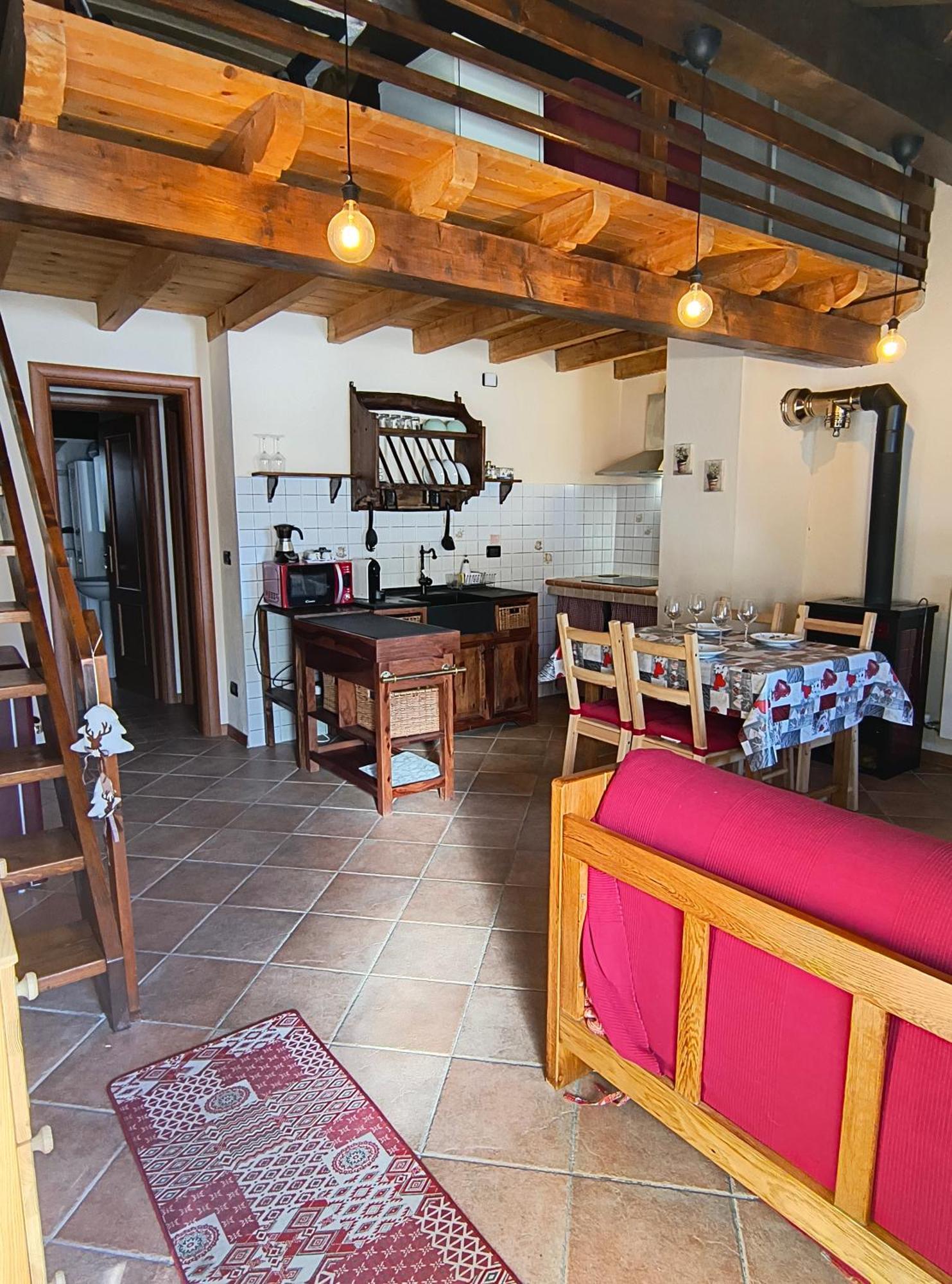 Petit Royal - Appartamento Charmant Per 6 Persone - Con Giardino E Balcone - Maisons De Charme Champoluc Ngoại thất bức ảnh