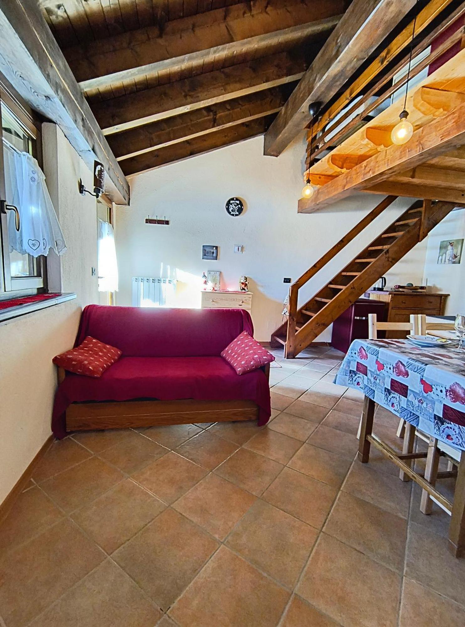 Petit Royal - Appartamento Charmant Per 6 Persone - Con Giardino E Balcone - Maisons De Charme Champoluc Ngoại thất bức ảnh